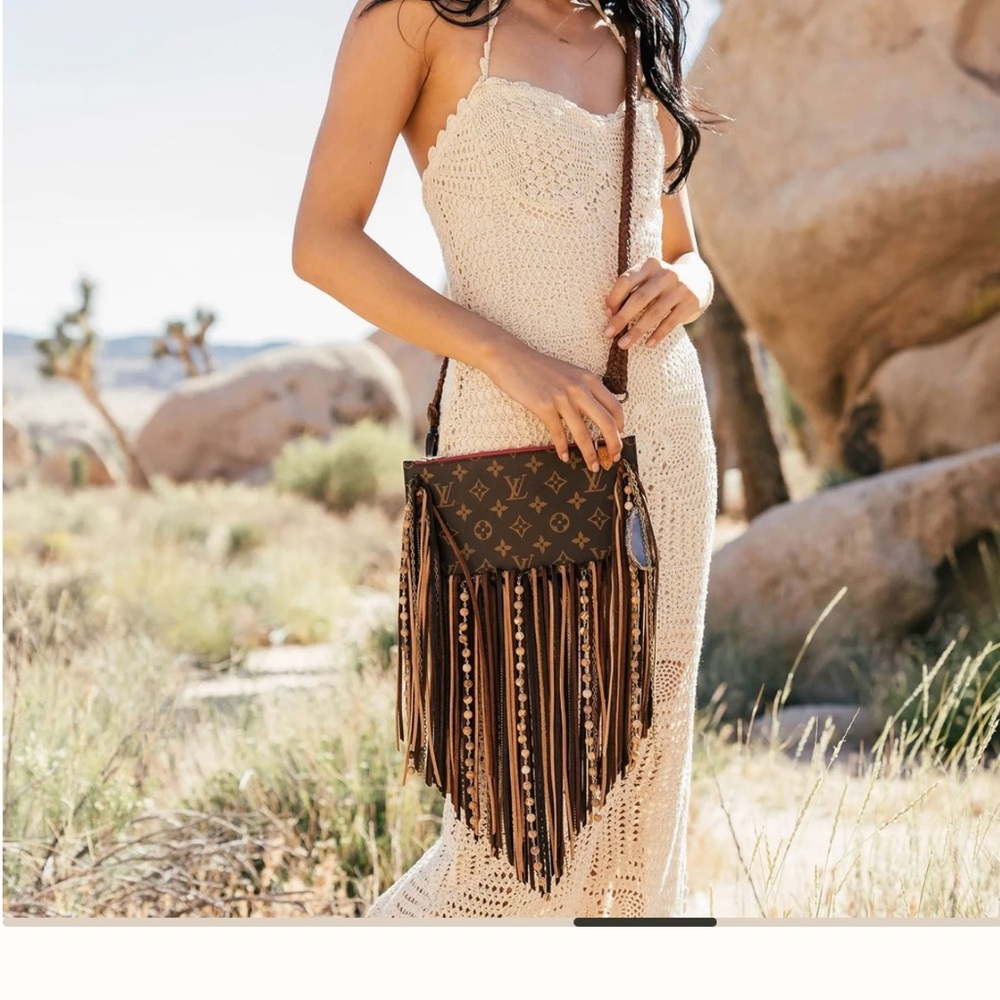 Louis Vuitton crossbody purse - Picture 8 of 8